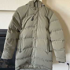 TNA: Super Puff Jacket in Military Green